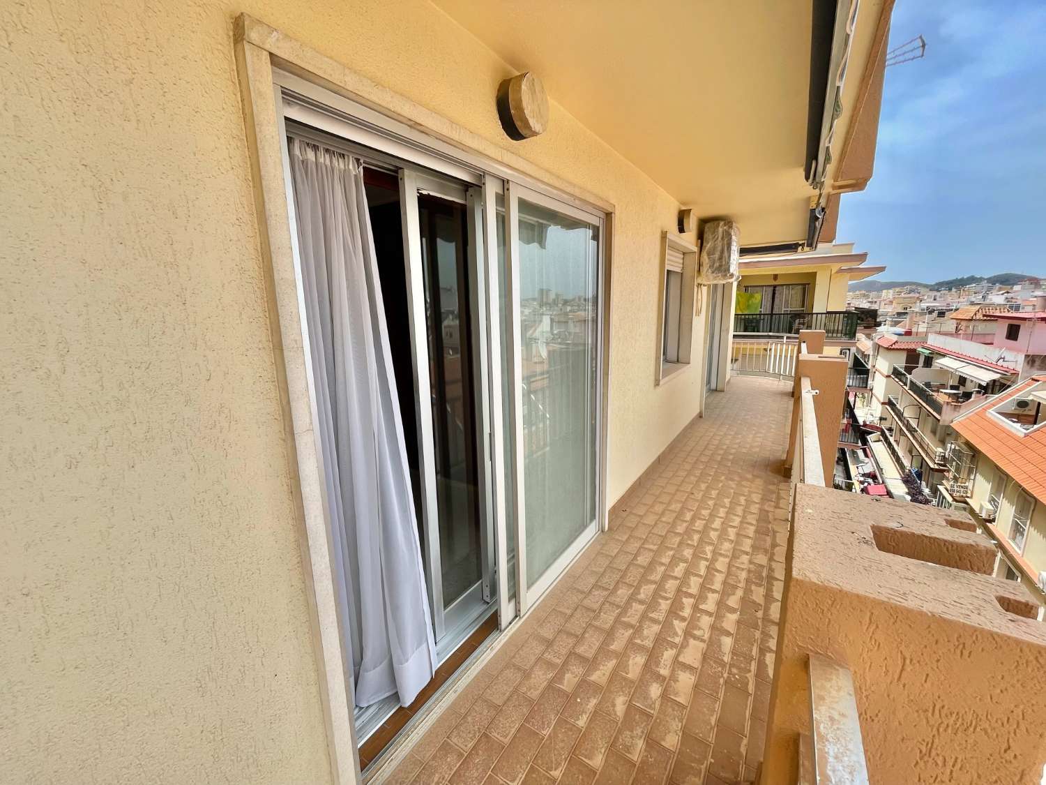 TWO BEDROOM APARTMENT WITH PANORAMIC VIEWS IN THE CENTER OF FUENGIROLA