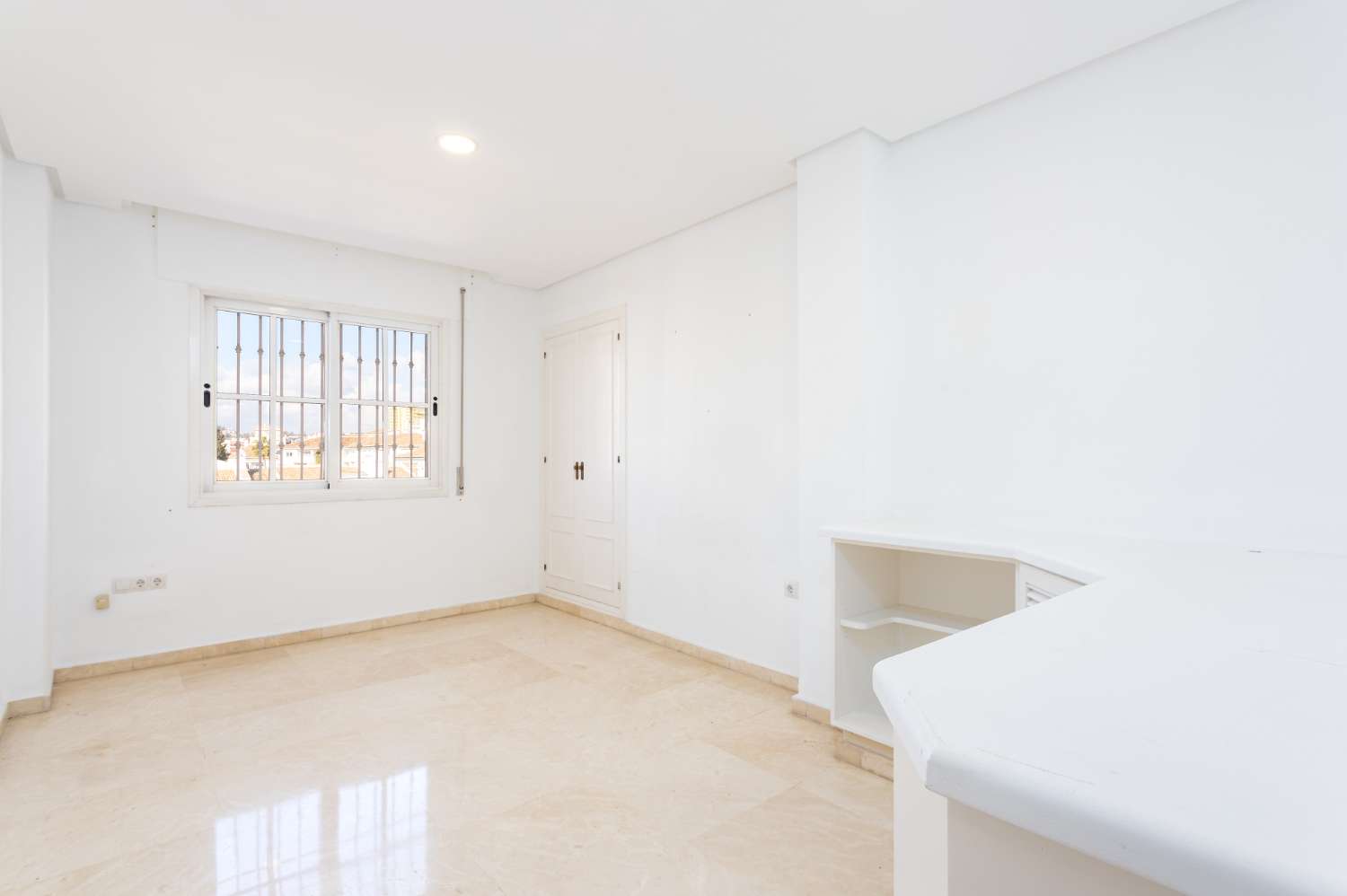 SPECTACULAR PENTHOUSE IN THE HEART OF FUENGIROLA