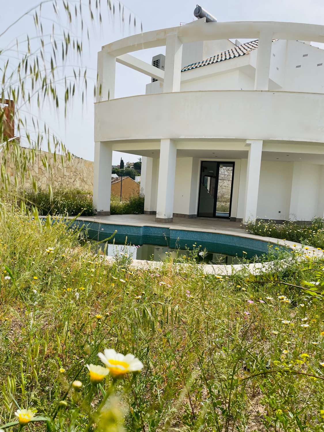 Villa for sale in Benalmádena