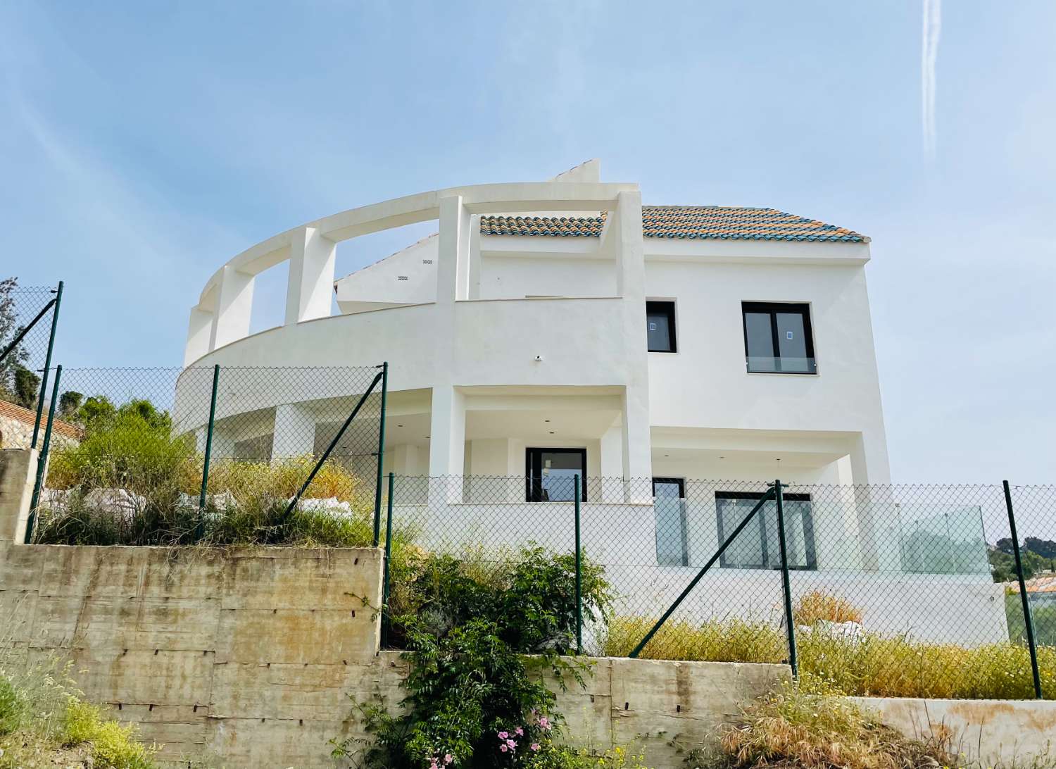 Villa for sale in Benalmádena