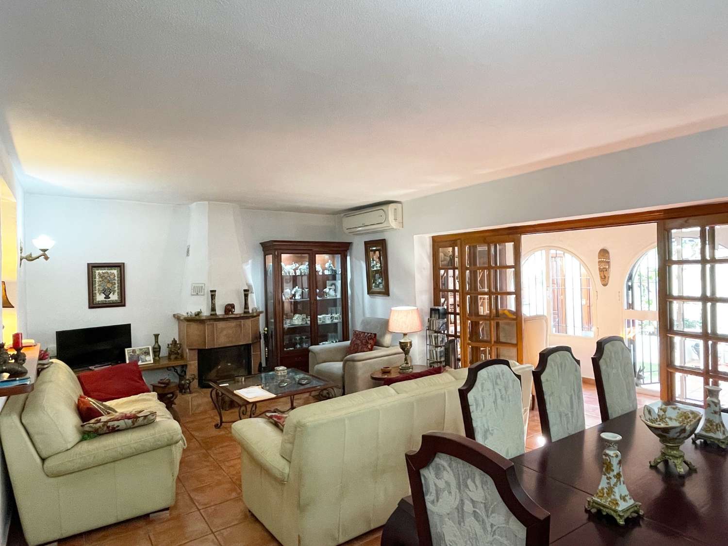 CASA ADOSADA EN VENTA, FUENGIROLA