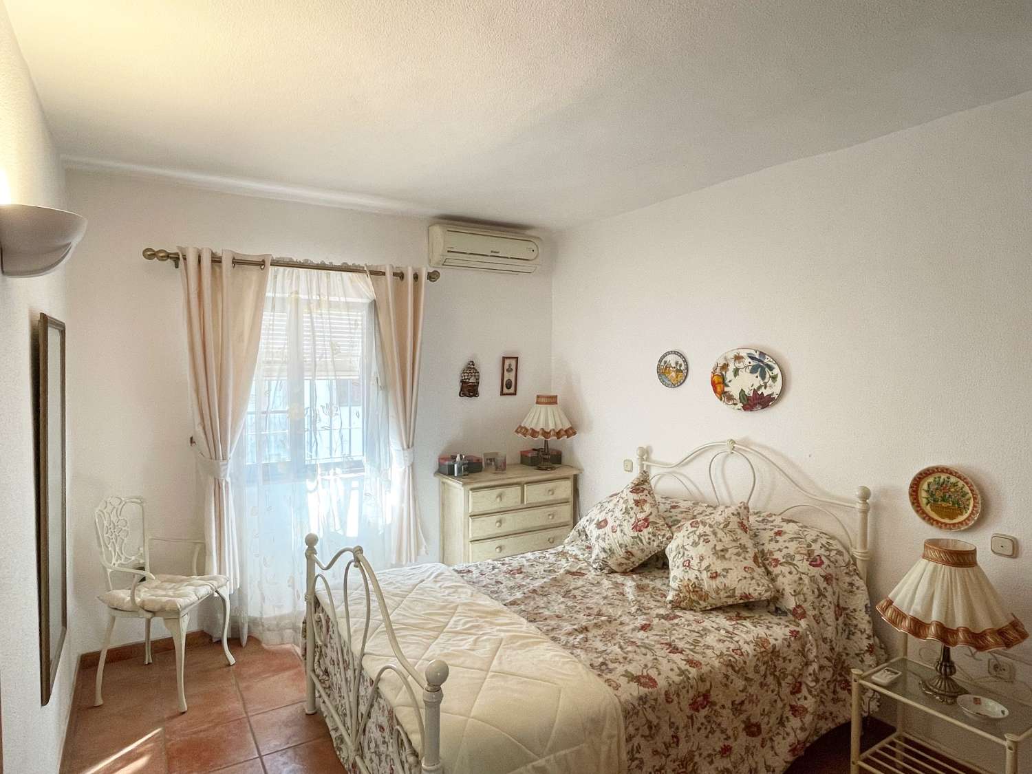 CASA ADOSADA EN VENTA, FUENGIROLA