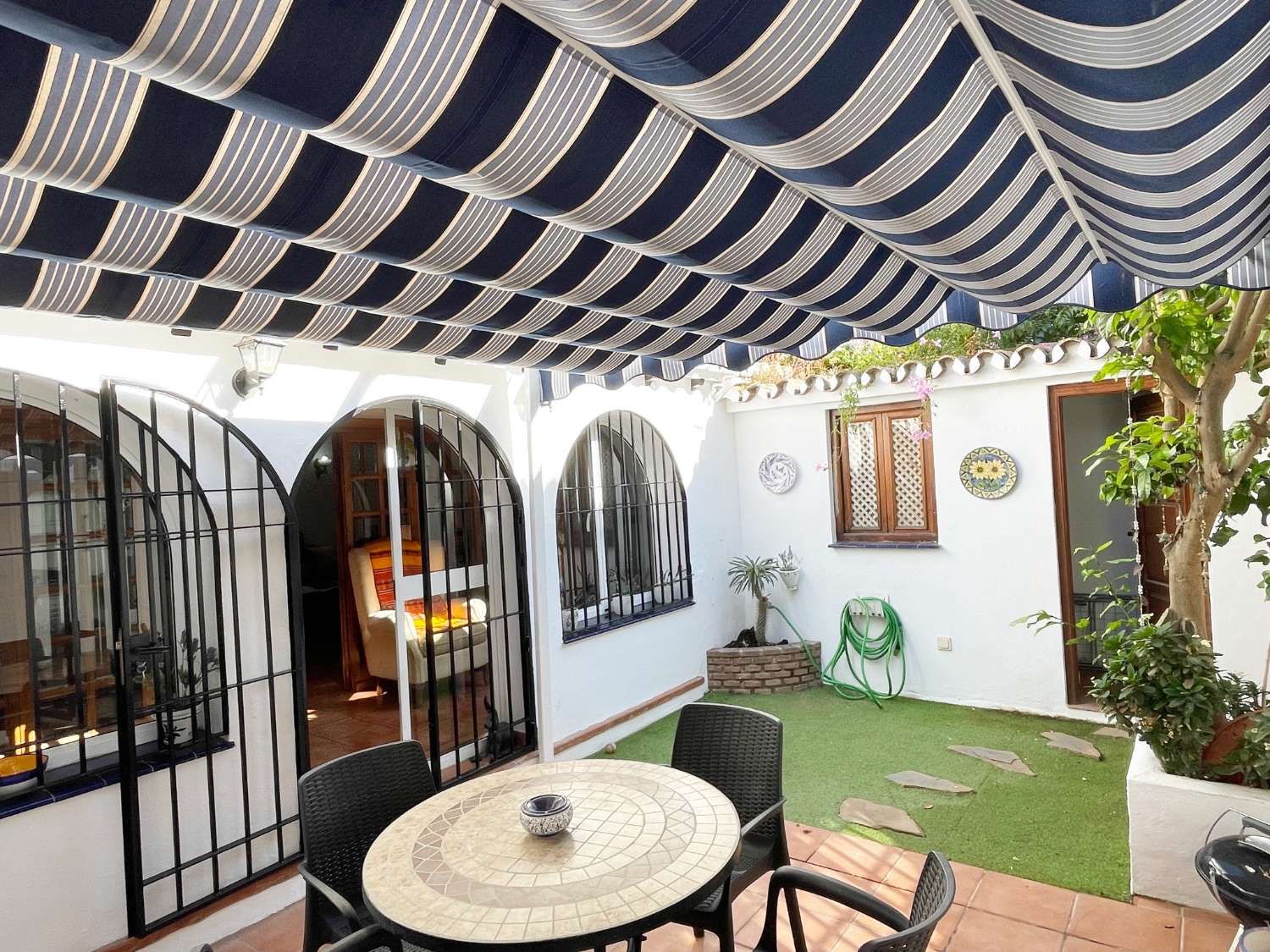 CASA ADOSADA EN VENTA, FUENGIROLA