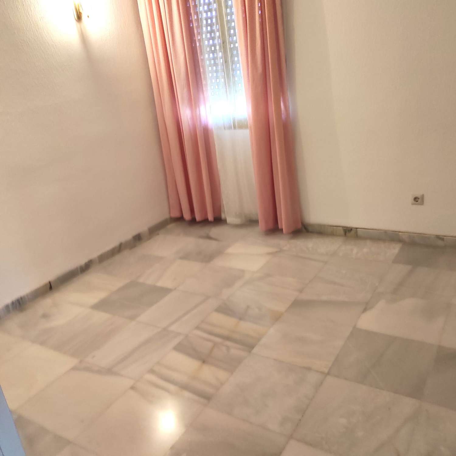 PISO EN VENTA, FUENGIROLA