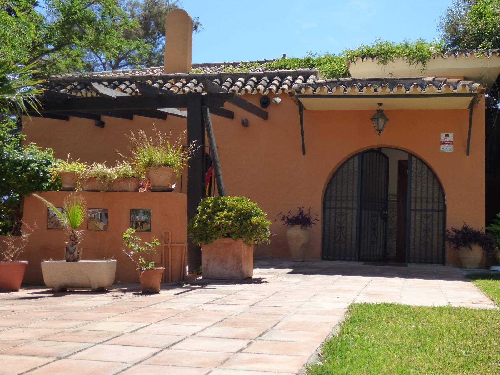 Villa for sale in Fuengirola