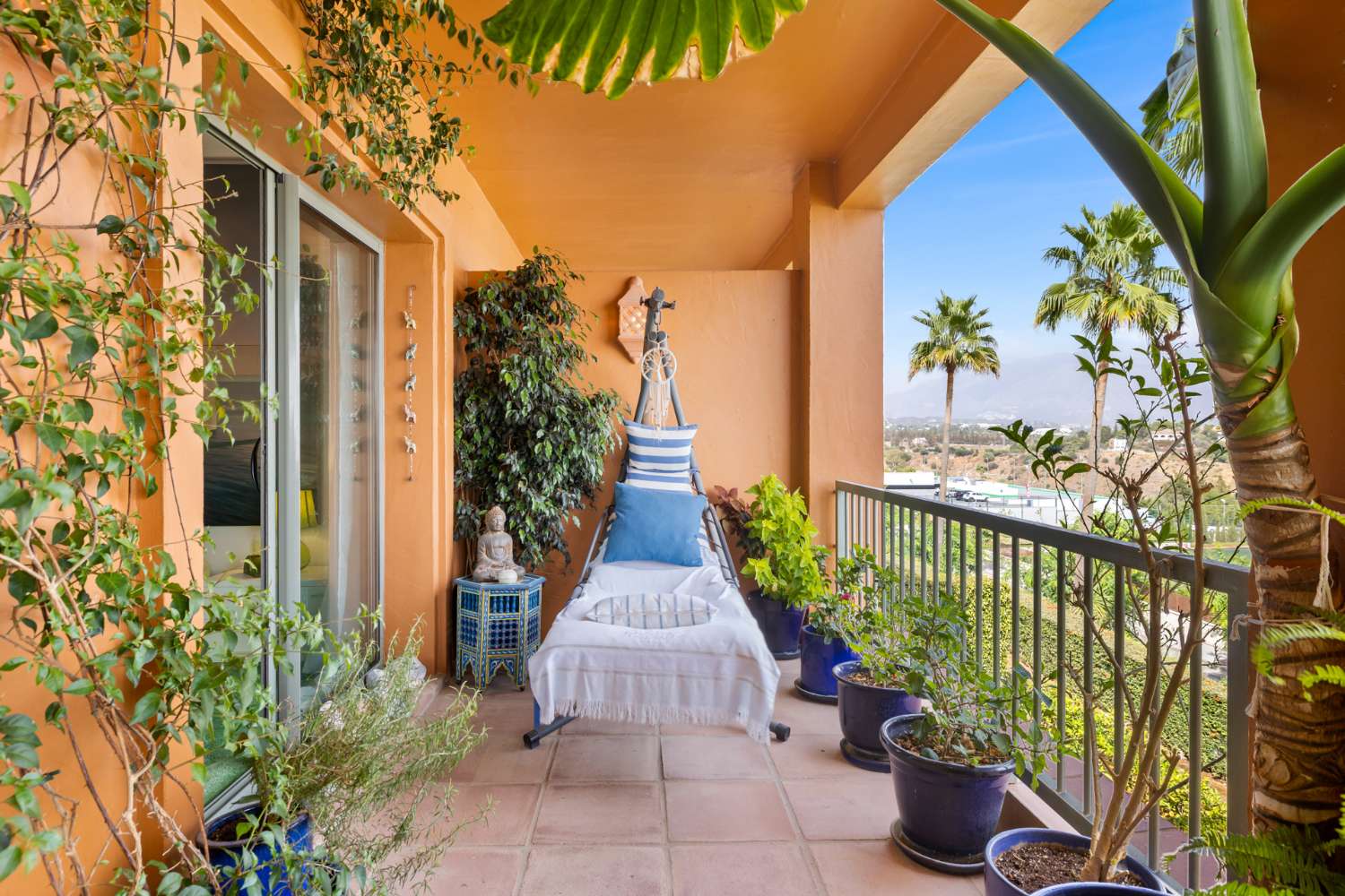 Flat for sale in Estepona