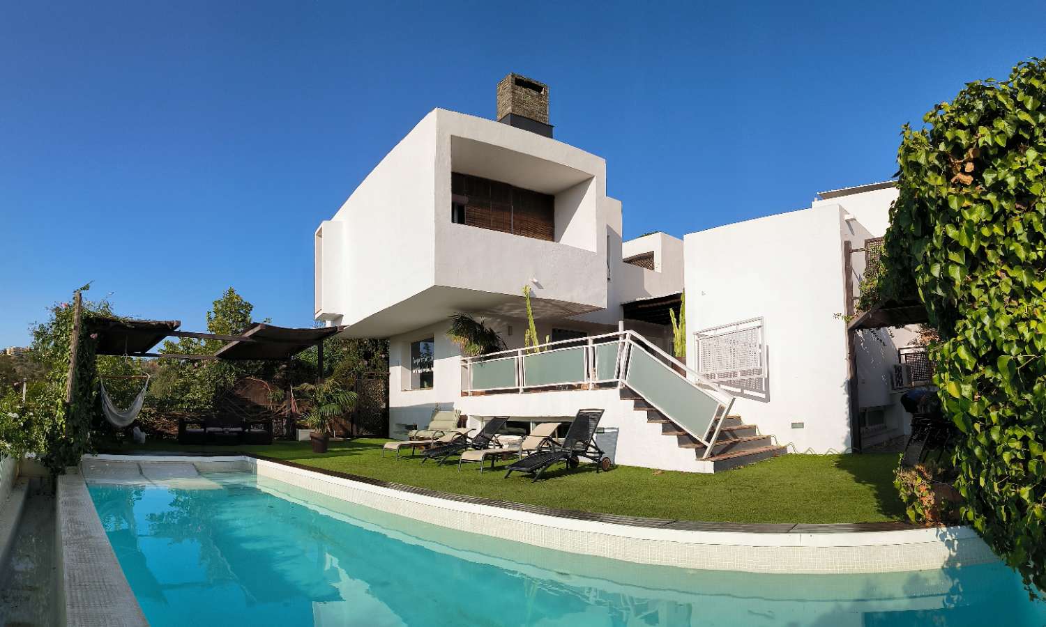 CHALET INDEPENDIENTE EN VENTA, MIJAS