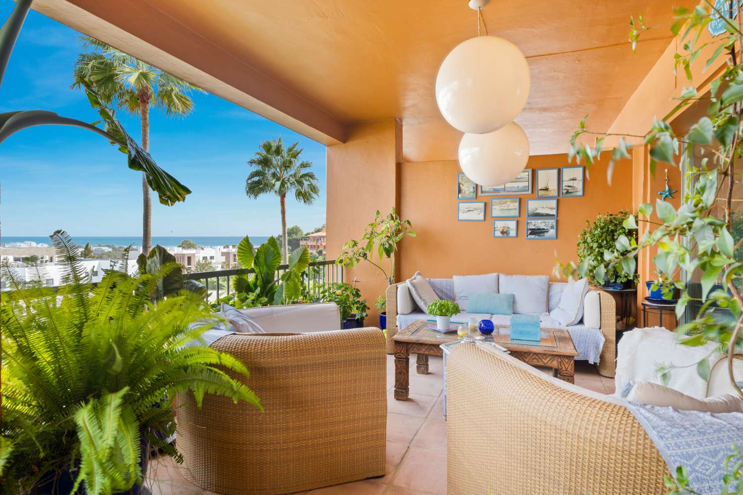 Flat for sale in Estepona