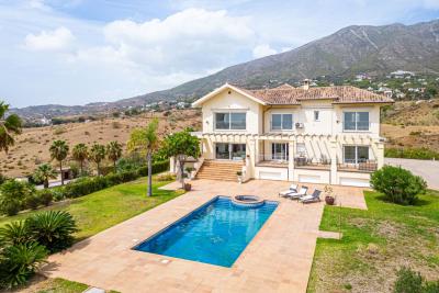 Villa myynnissä Valtocado - La Alquería - La Atalaya (Mijas)