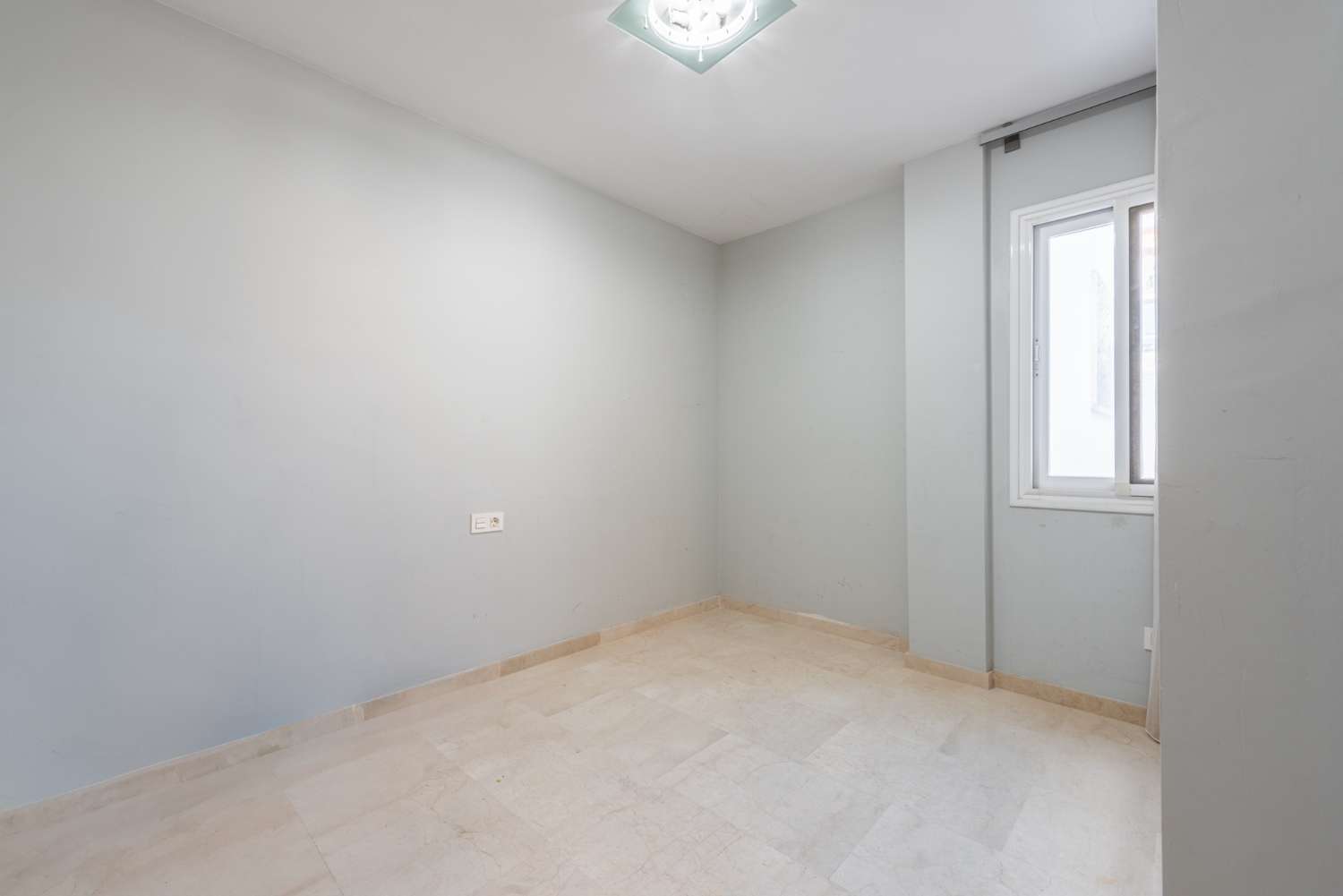 PISO EN VENTA, FUENGIROLA