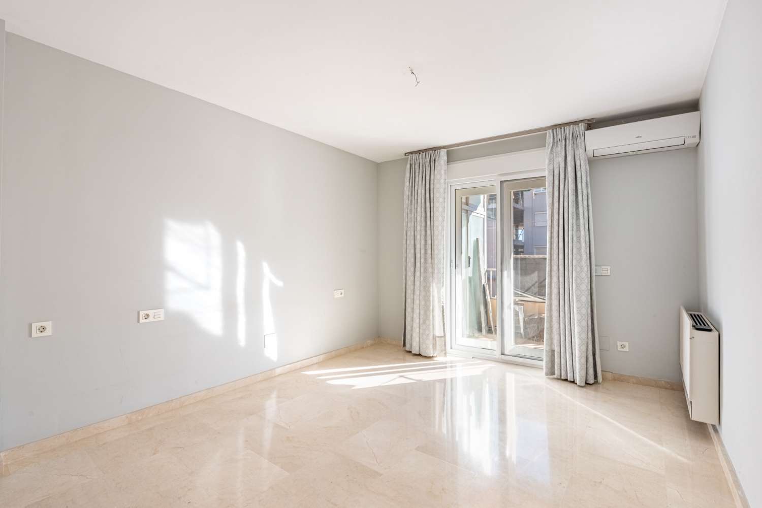 PISO EN VENTA, FUENGIROLA