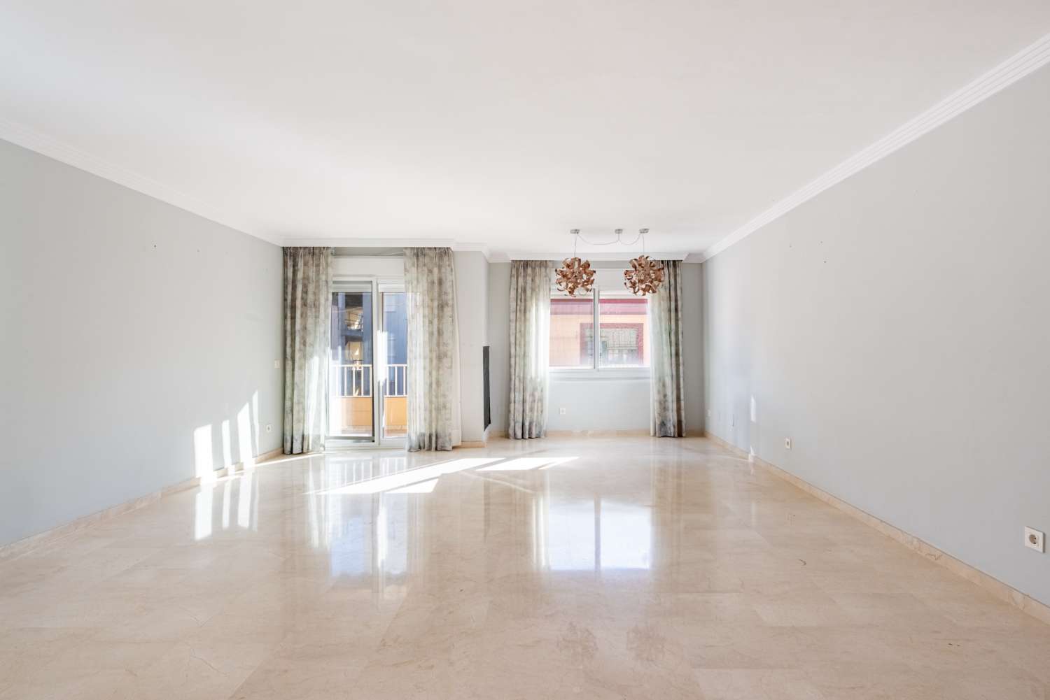 PISO EN VENTA, FUENGIROLA