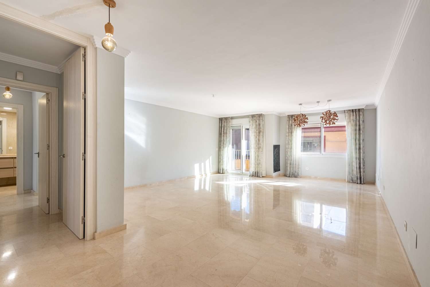 PISO EN VENTA, FUENGIROLA