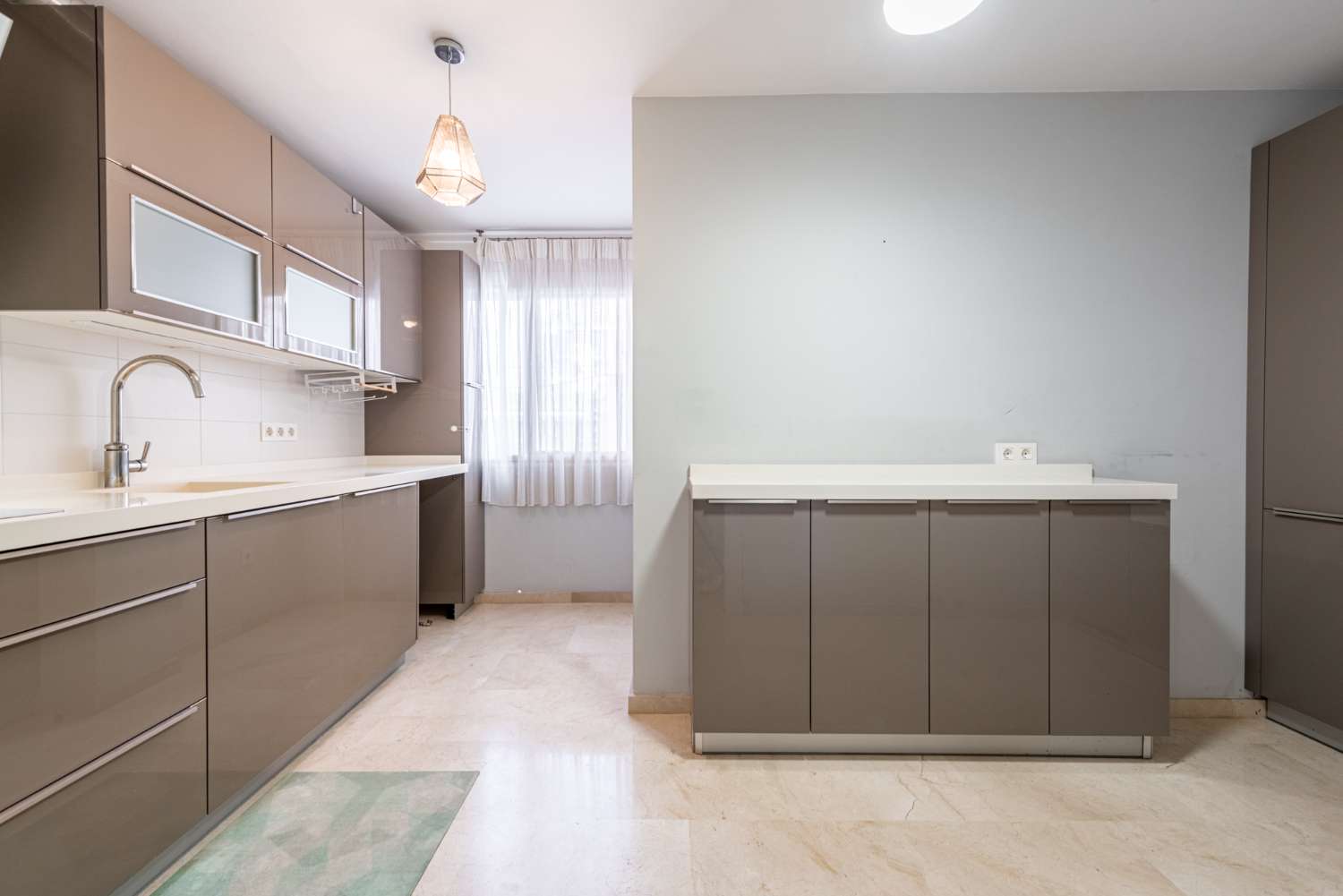 PISO EN VENTA, FUENGIROLA