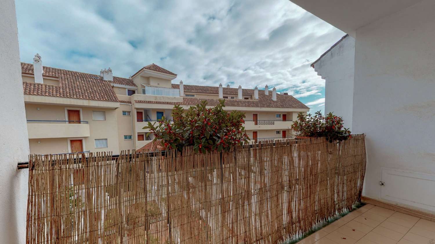 CASA ADOSADA EN VENTA, FUENGIROLA