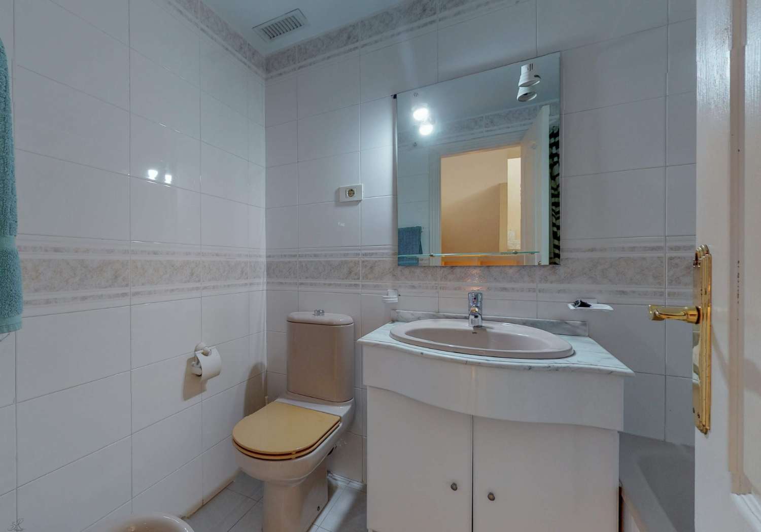 CASA ADOSADA EN VENTA, FUENGIROLA