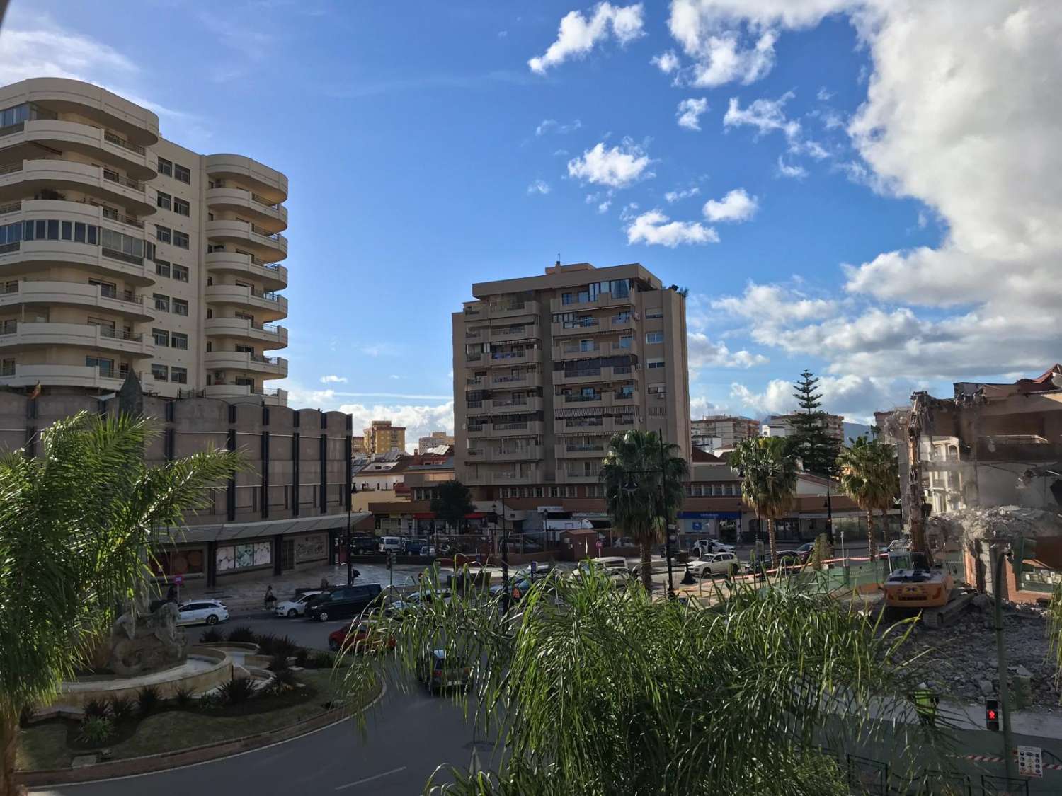 APARTMENT FOR SALE IN THE CENTER OF FUENGIROLA