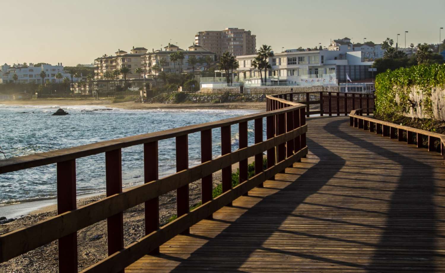 IMPRESIONANTE APARTAMENTO EN RIVIERA DEL SOL, JUNTO AL MAR