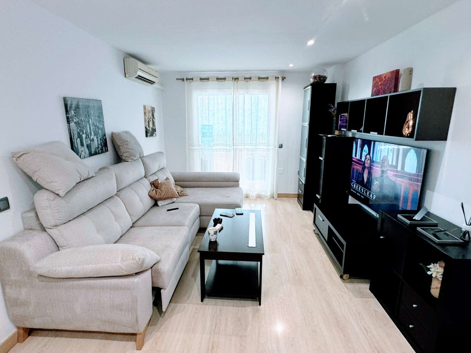 Acogedor Piso en venta con Amplias Comodidades