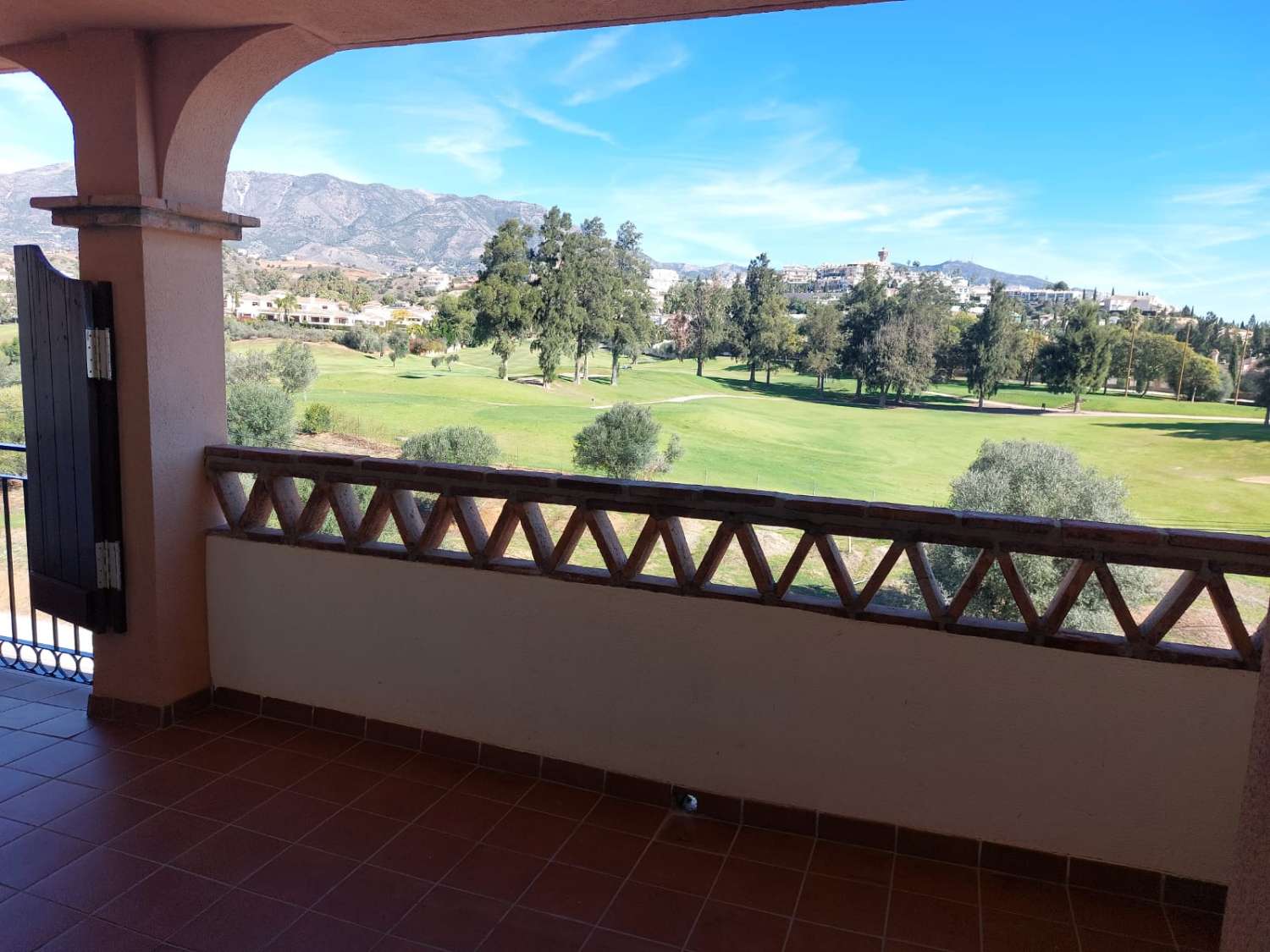 Appartement Charmant avec Vue sur le Golf à Mijas Golf