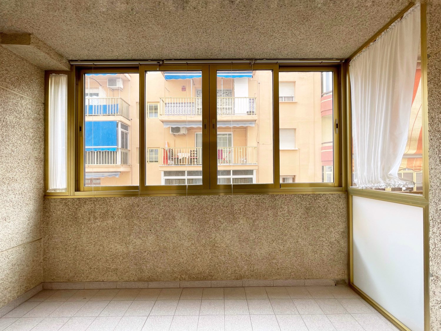 VENTA PISO CENTRO FUENGIROLA