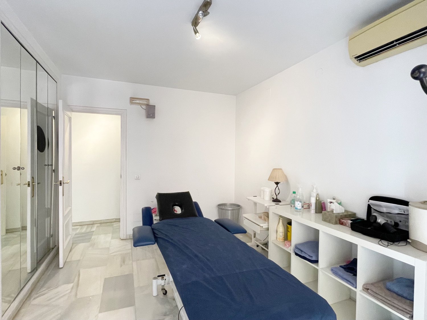 VENTA PISO CENTRO FUENGIROLA